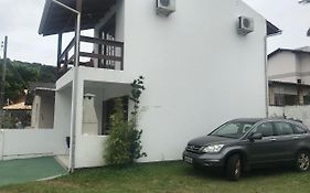 Sobrado 50 metros da Praia da Armação e Matadeiro-Floripa!!